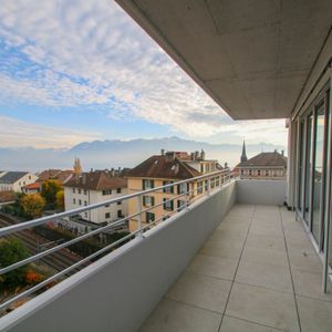 Exceptional penthouse with 91m2 terrace in the heart of Pully with adjoining studio! - Photo 2