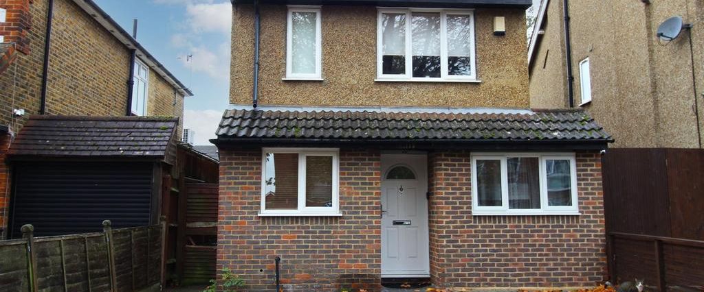 3 bedroom detached house to rent - Photo 1