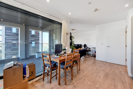 Great Eastern Road, London, E15 - Photo 2