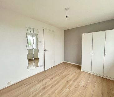 2 bedroom semi-detached house to rent - Photo 3