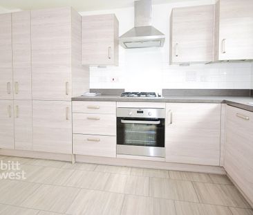 3 bedroom semi-detached house to rent - Photo 5