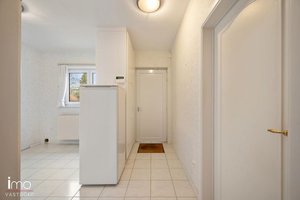 BEZOEKSTOP! Ruime woning met 4 slaapkamers - Photo 1