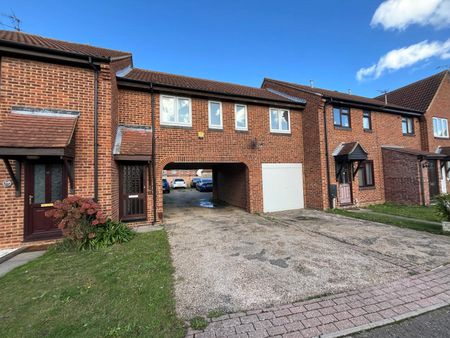 Woodcotes, Shoeburyness, Southend-on-Sea, Essex, SS3 8XH - Photo 3