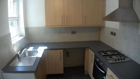 2 bedroom terraced house to rent - Photo 2
