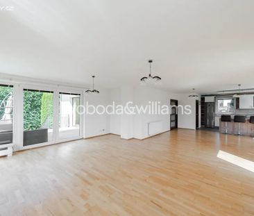 Pronájem rodinného domu 289 m², pozemek 869 m² - Photo 2