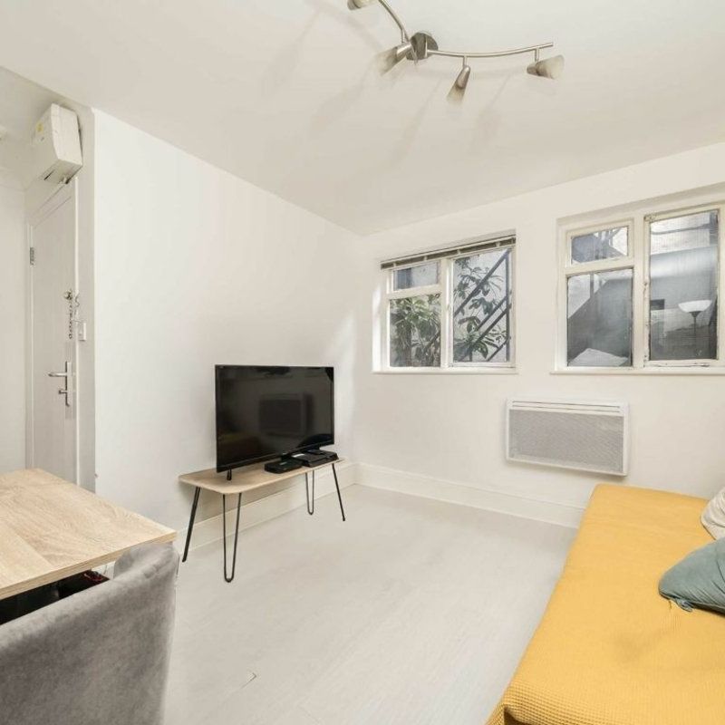 Kensington Gardens Square - Photo 1