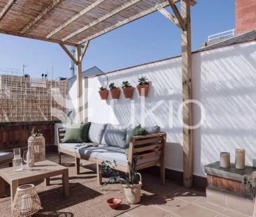 Alquiler de ático en Calle de Santaló - Photo 2