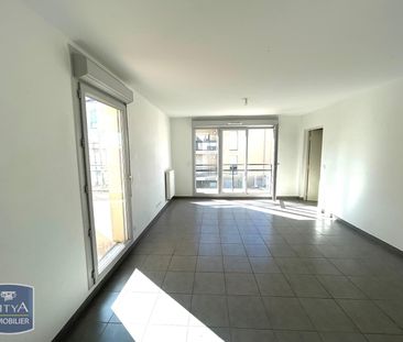 Location Appartement 4 pièces 79m² PORT DE BOUC 13110 - Photo 3