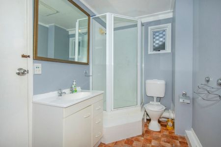 Apartment living - Photo 2