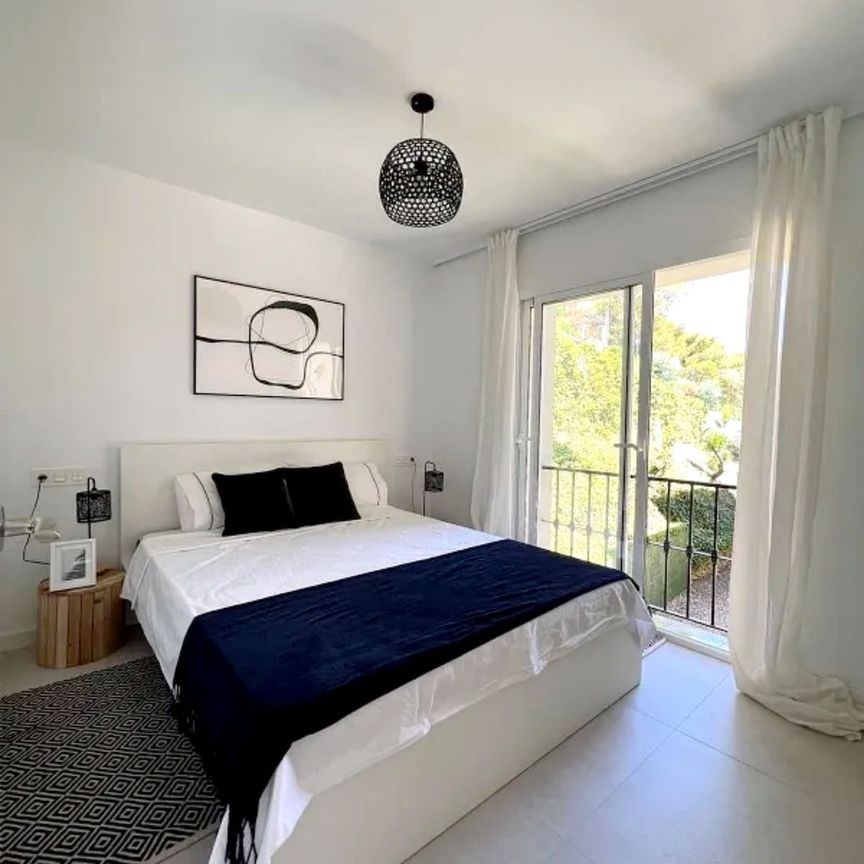 Atico en alquiler en El Madroñal, Benahavis - Foto 1