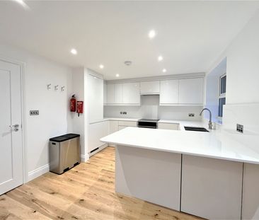 Beautifully refurbished 1-bed flat, Ealing W5 2JD - Photo 5