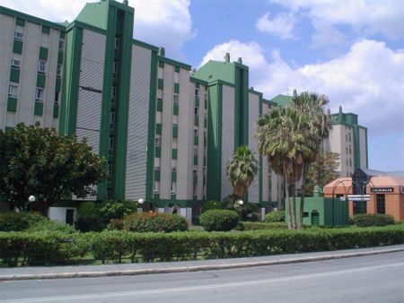 Piso de alquiler en Plaza Leonardo Da Vinci, 5, El Palo - Photo 3