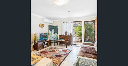 Charming Duplex. Don't Miss Out! - Photo 2