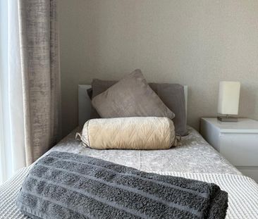 Room in a Shared Flat, Adenmore Road, SE6 - Photo 2