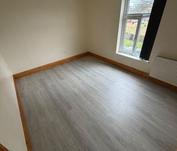 2 bedroom end of terrace house to rent - Photo 3