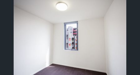 Lovely 2-Bedroom Apartment with a Perfect Location! - Photo 2