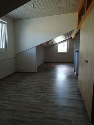 Large studio for rent in Sentier - Photo 1