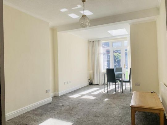 3 bedroom semi-detached house to rent - Photo 1