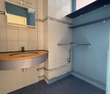 FOUGERES Bd Leclerc - Au 3ème étage avec BALCON. Lumineux apparteme... - Photo 3