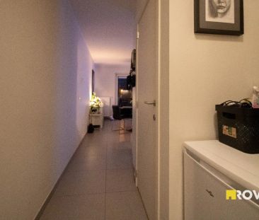 Gelijkvloers éénslaapkamer- appartement met private overdekte autos... - Photo 4