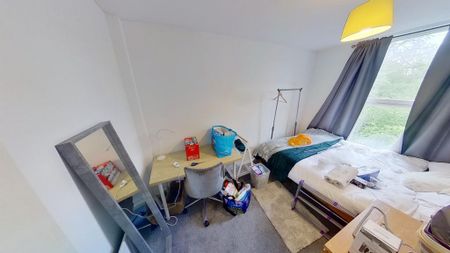 4 bedroom terraced house to rent - Photo 5