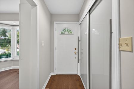 For Lease - 2410 Marine Drive, Oakville, Ontario - Photo 4