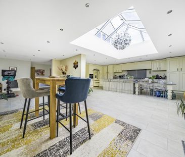 4 bedroom detached house to rent - Photo 3