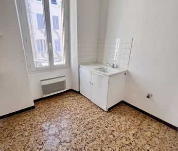 Appartement 2 pièces 34m2 MARSEILLE 3EME 465 euros - Photo 6