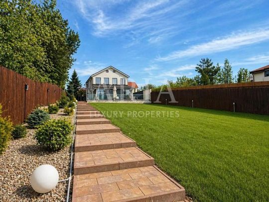 VILA INDIVIDUALA LAKEFRONT SNAGOV | POOL - Photo 1