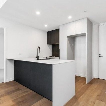 North Melbourne - Photo 1