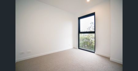 Modern Apartment In Burwood's Prime Location - Photo 4