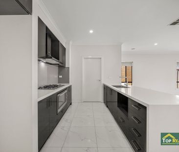 🏡✨ MODERN FAMILY LIVING IN A PRIME WYNDHAM VALE LOCATION! 📍 28 Gala... - Photo 5