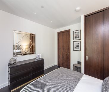 TWO BEDROOM, TO LET, CHARLES CLOWES WALK SW11 - Photo 2