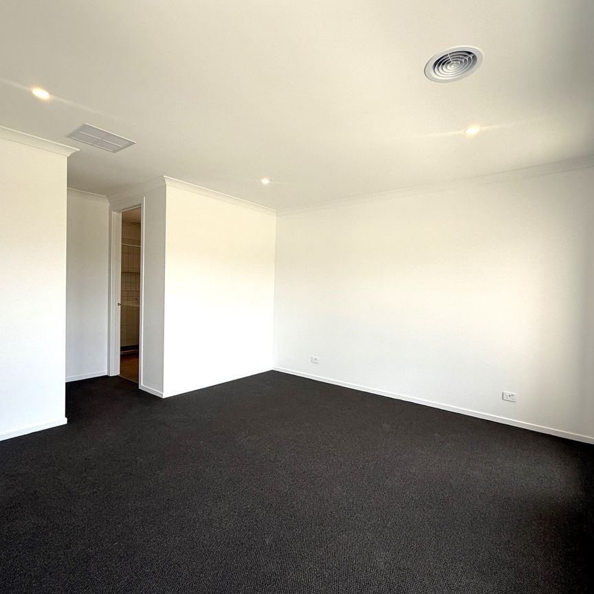 18 Milesi Street, Charlemont - Photo 1