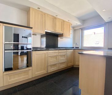 2-slaapkamer appartement met garage in hartje Eeklo - Photo 1