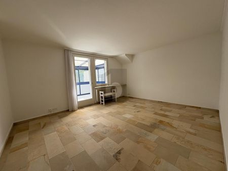 AN ZENTRALER LAGE MIT VIEL PLATZ UND WINTERGARTEN! - Foto 2