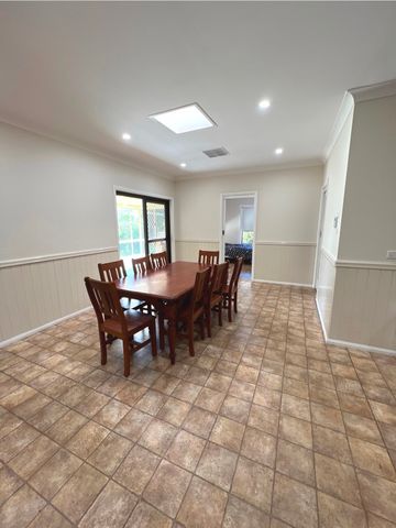 Large Family Home In South Dubbo - Photo 5