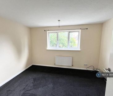 2 bedroom semi-detached house to rent - Photo 6