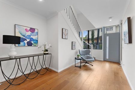 A Masterclass in Modern Family Luxury - Photo 5