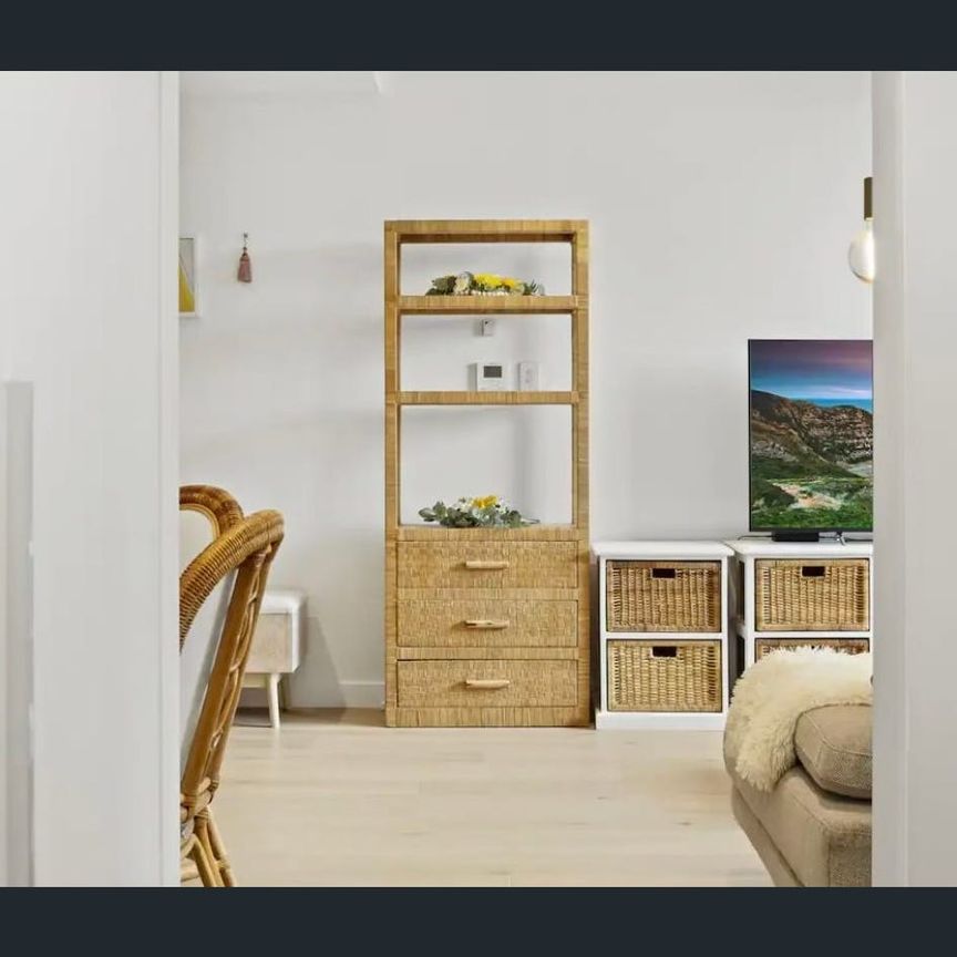 Fully Furnished One Bedroom in Darling Square - Photo 1