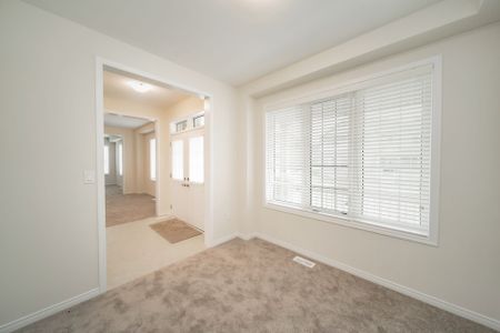 For Lease - 135 Esther Crescent, Thorold, Ontario - Photo 3