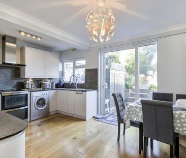 3 bedroom terraced house to rent - Photo 2