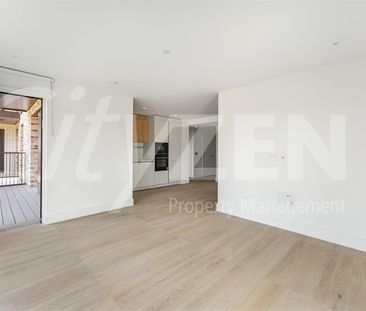 2 Maple Mews, London - Photo 1