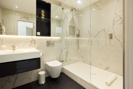 East Smithfield, Saint Katherine Docks, London, E1W flat to rent - Photo 3
