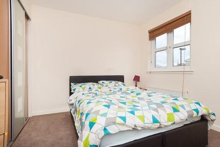 2 bedroom terraced house to rent - Photo 4