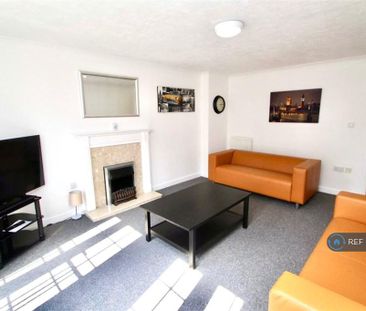 4 bedroom terraced house to rent - Photo 5