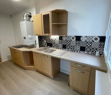 Location Appartement 2 pièces 52m² DEVILLE LES ROUEN 76250 - Photo 1