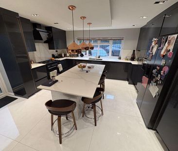 5 bedroom detached house to rent - Photo 5