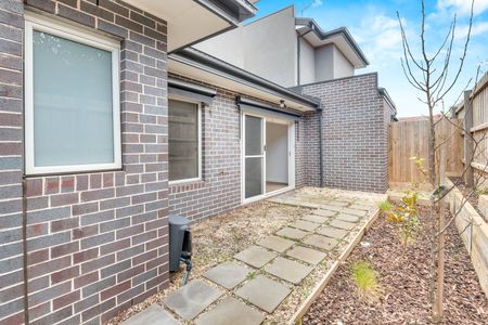 2/26 York Street, Reservoir VIC 3073 - Photo 2