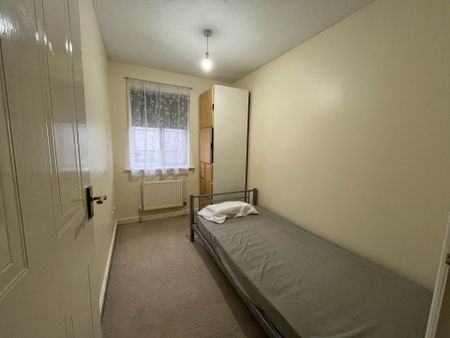 Searles Drive, London - Photo 3